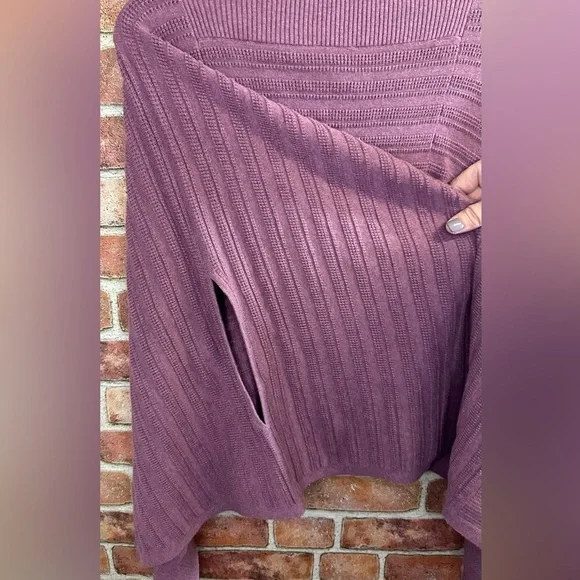 Lululemon Forward Flow Cape - Picture 3 of 5